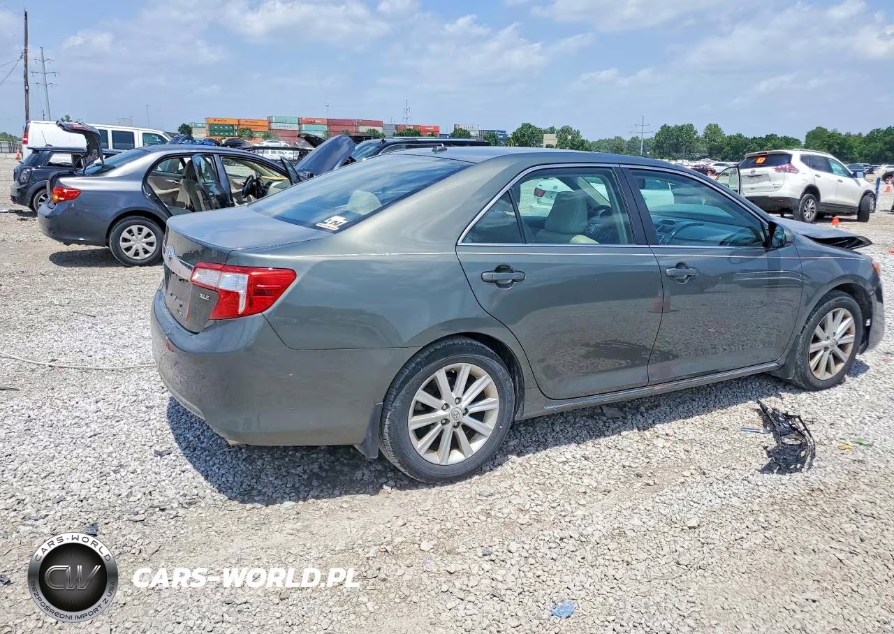 2012 Toyota Camry Xle VIN:4T4BF1FK4CR268084 - 3