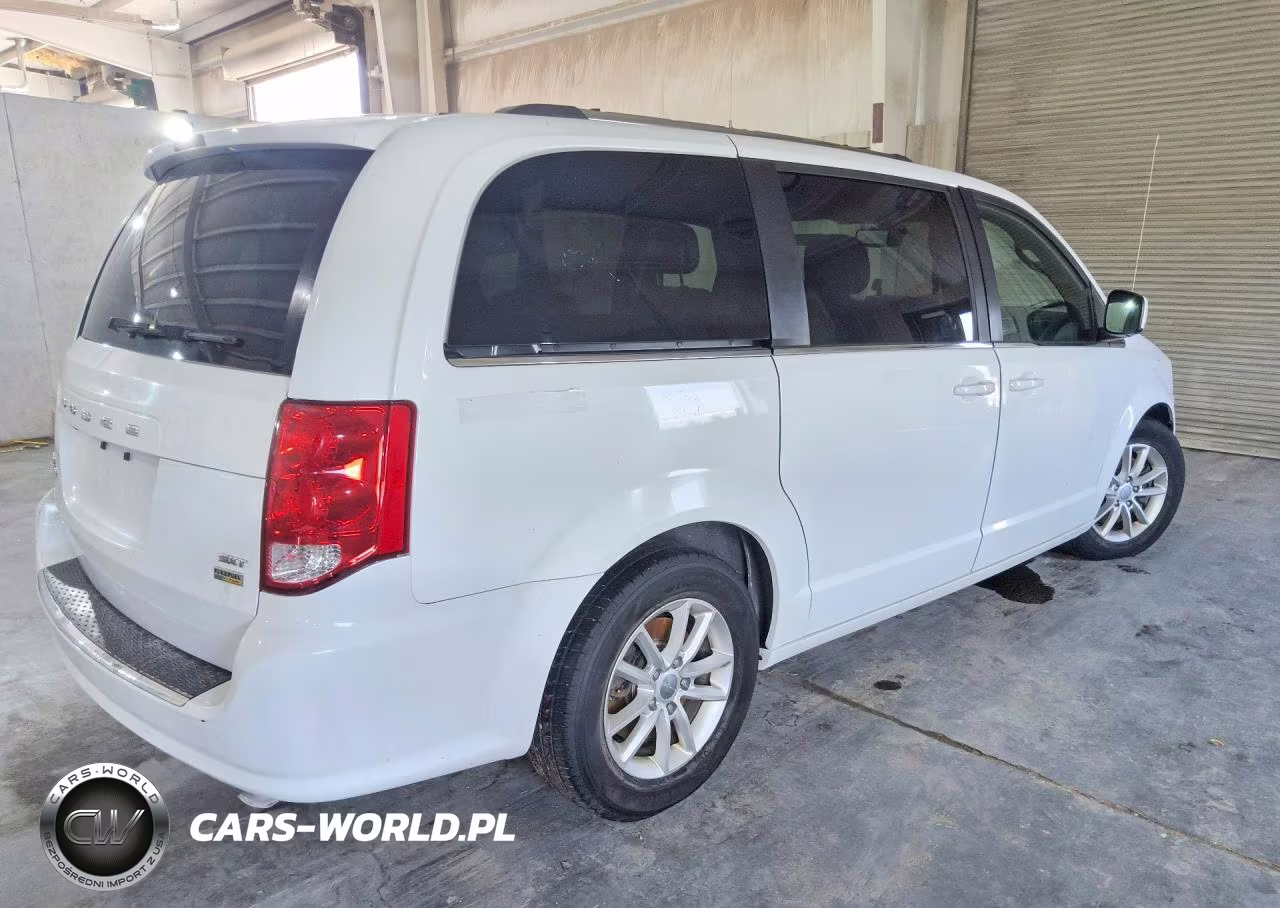 2018 Dodge Grand Caravan Sxt VIN:2C4RDGCG2JR302913 - 3