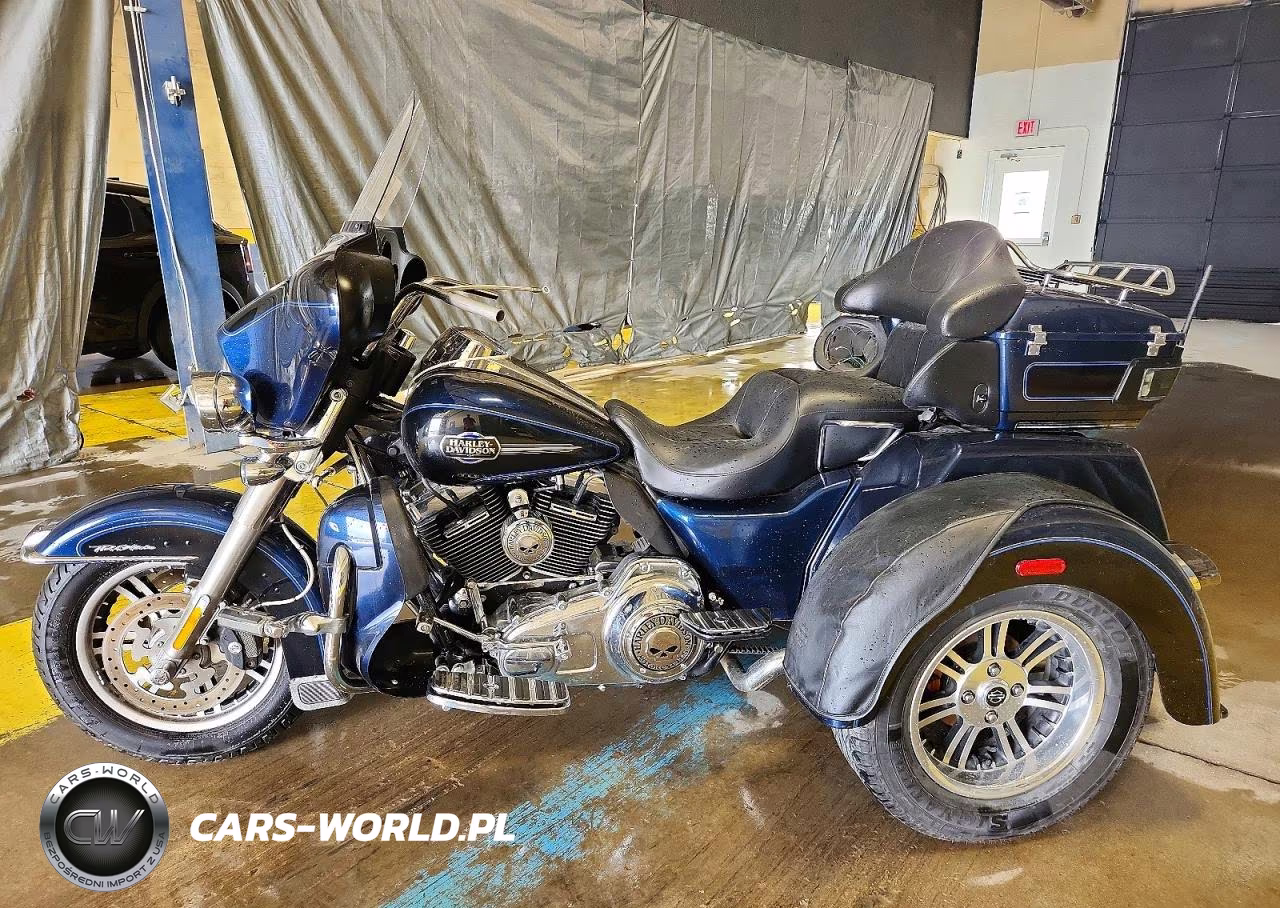 2012 Harley-Davidson Flhtcutg Tri Glide Ultra Classic VIN:1HD1MAM17CB855657 - 3