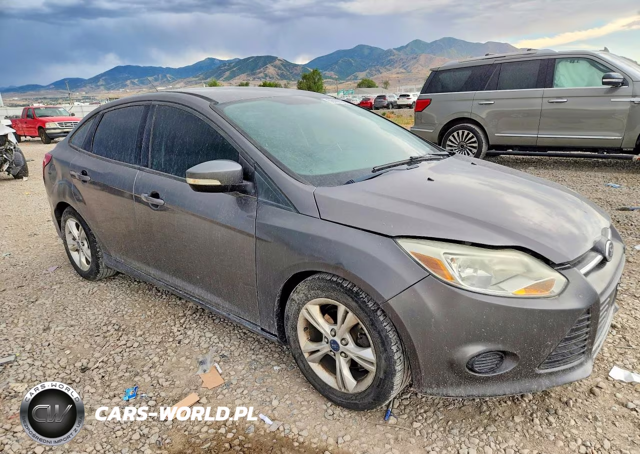 2014 Ford Focus Se VIN:1FADP3F24EL144427 - 4