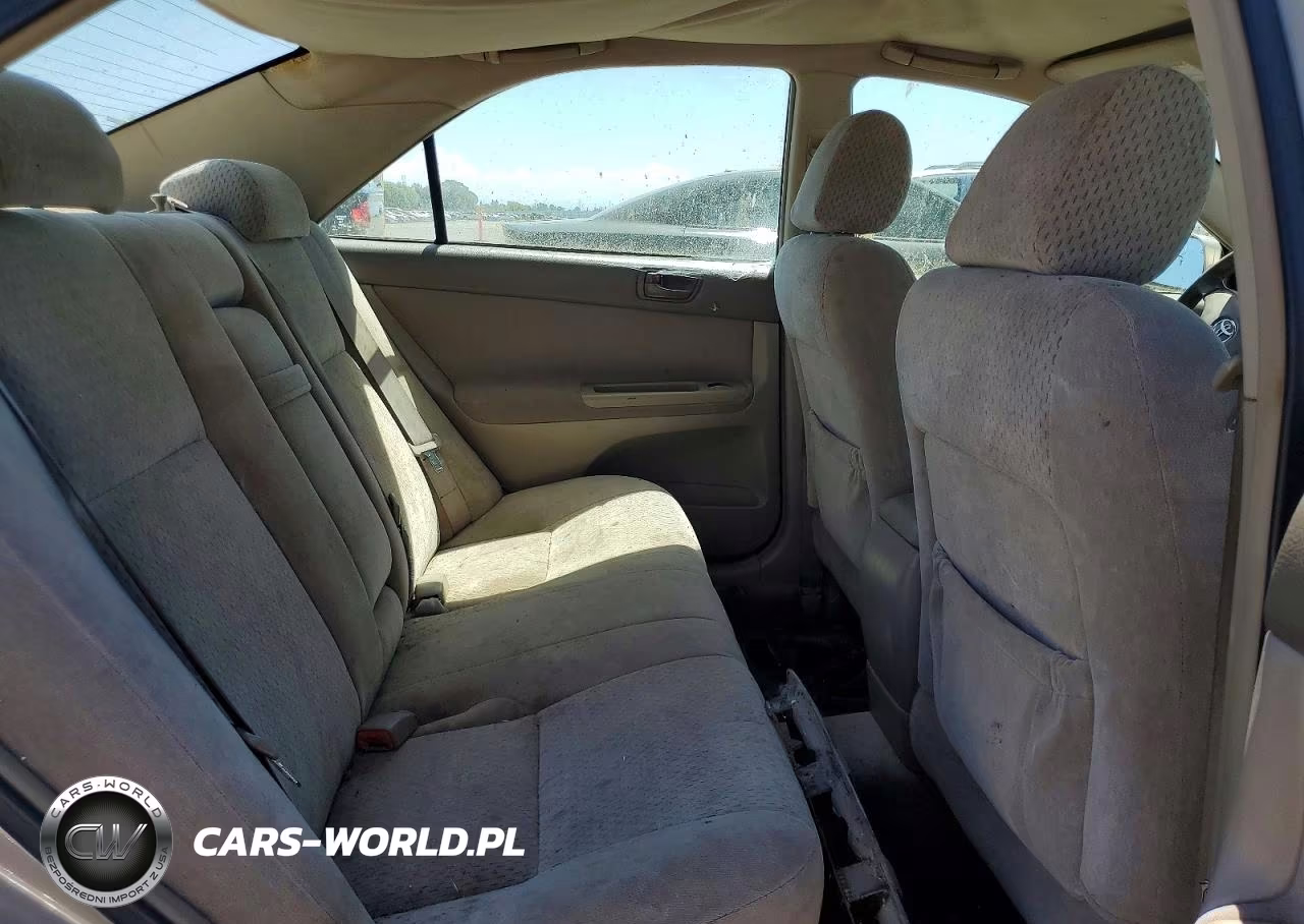 2004 Toyota Camry Le VIN:4T1BE32KX4U292356 - 10