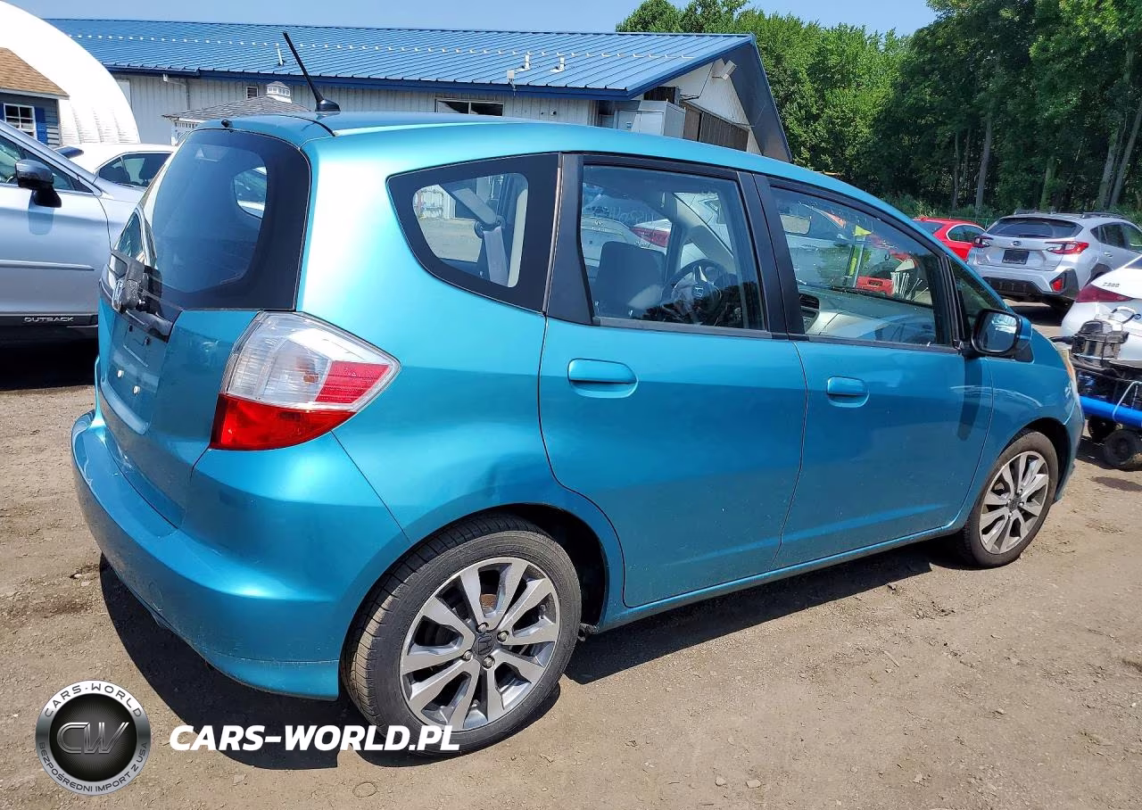 2013 Honda Fit VIN:JHMGE8H31DC021732 - 3