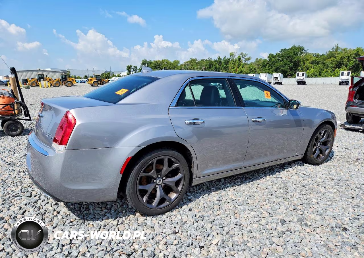 2016 Chrysler 300C VIN:2C3CCAEG3GH334209 - 3