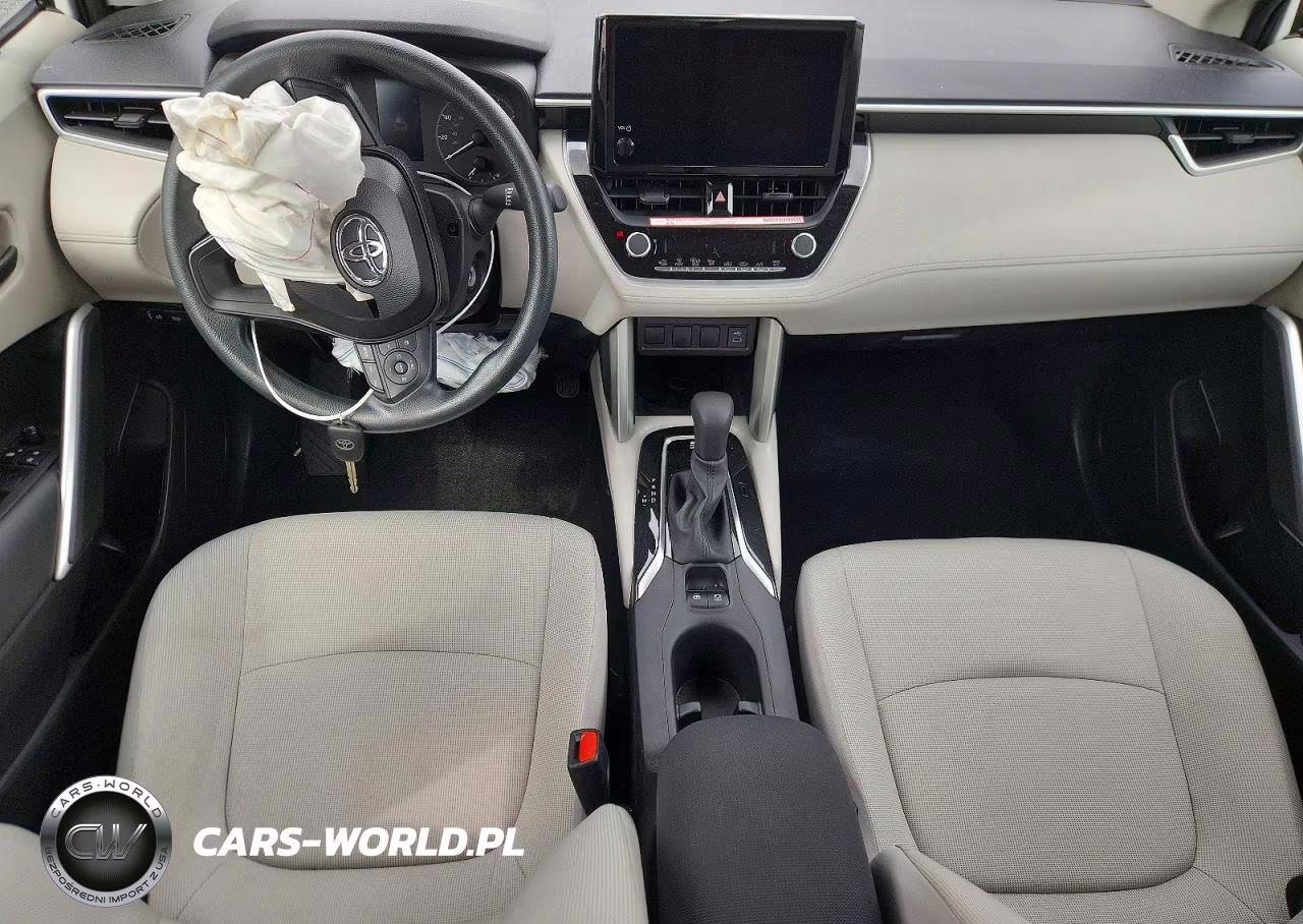 2025 Toyota Corolla Cross L VIN:7MUAAABG5SV130332 - 8