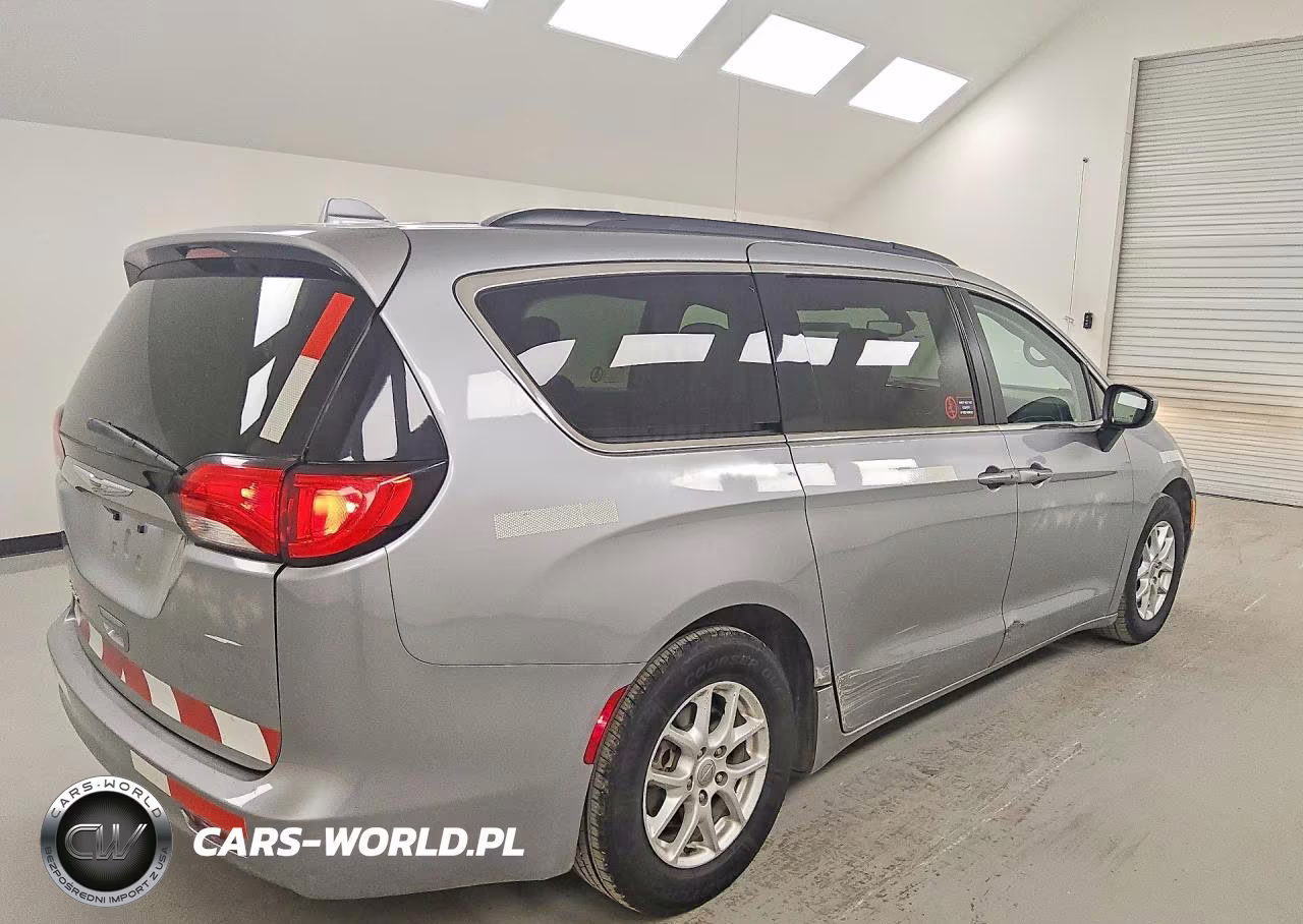 2020 Chrysler Voyager Lxi VIN:2C4RC1DG8LR264640 - 3