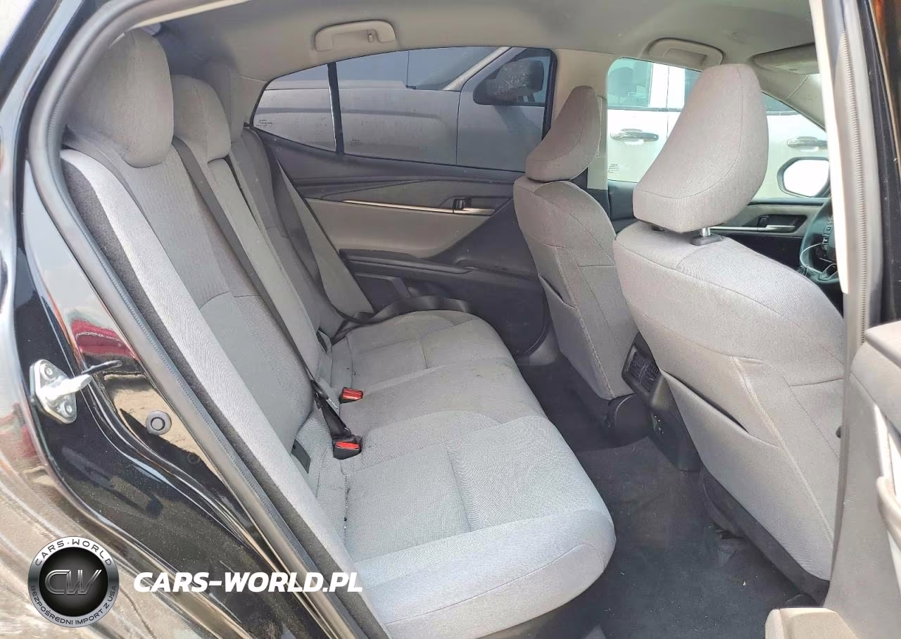 2025 Toyota Camry Le VIN:4T1DAACK8SU571115 - 10