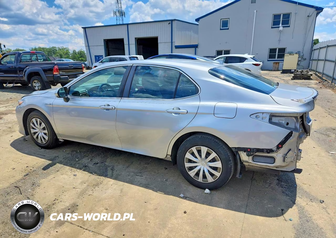 2018 Toyota Camry Le VIN:4T1B31HK1JU504574 - 2