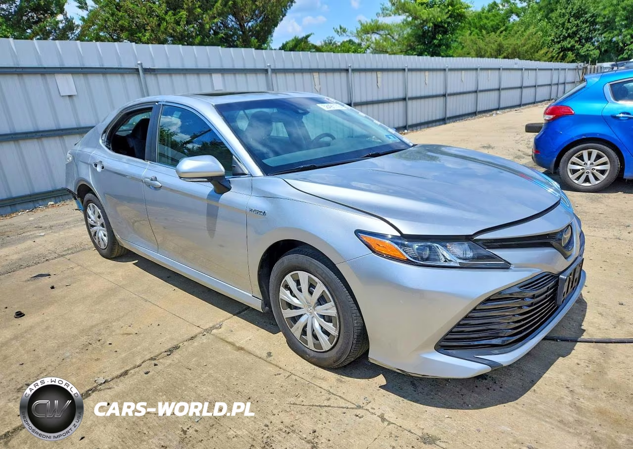 2018 Toyota Camry Le VIN:4T1B31HK1JU504574 - 4