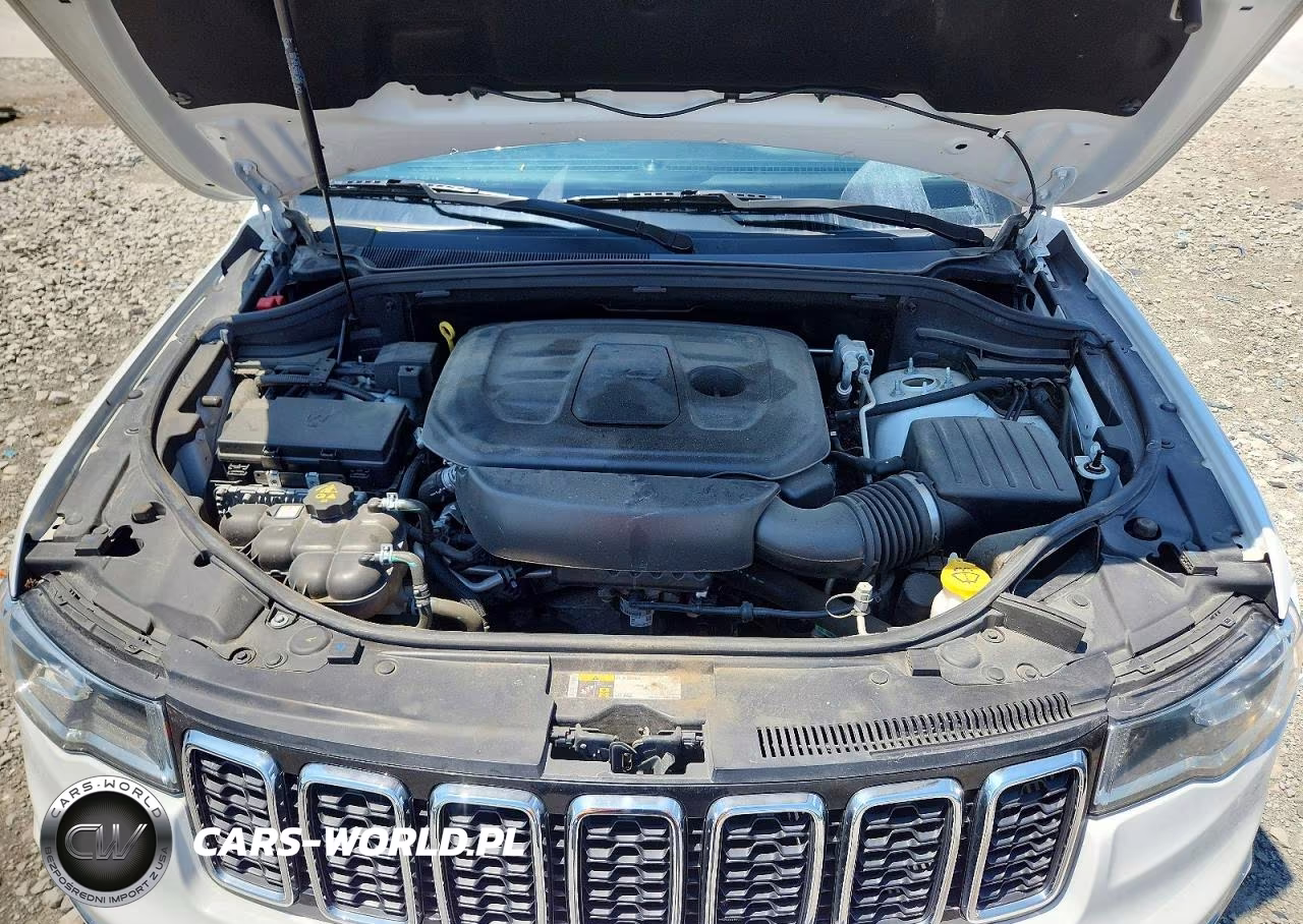 2021 Jeep Grand Cherokee Laredo VIN:1C4RJEAG7MC546618 - 12