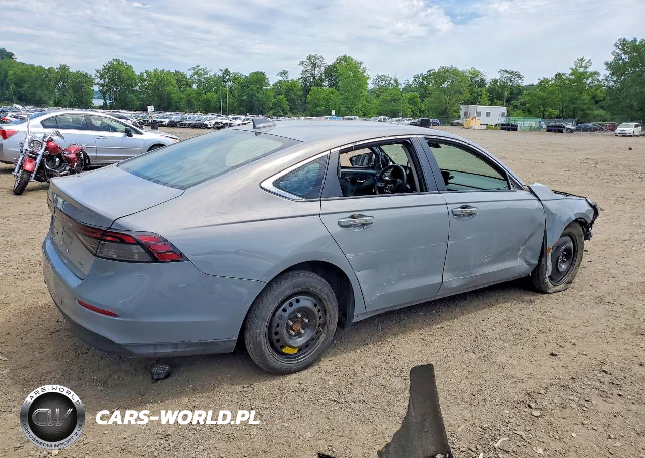 2025 Honda Accord Touring Hybrid VIN:1HGCY2F82SA067552 - 3