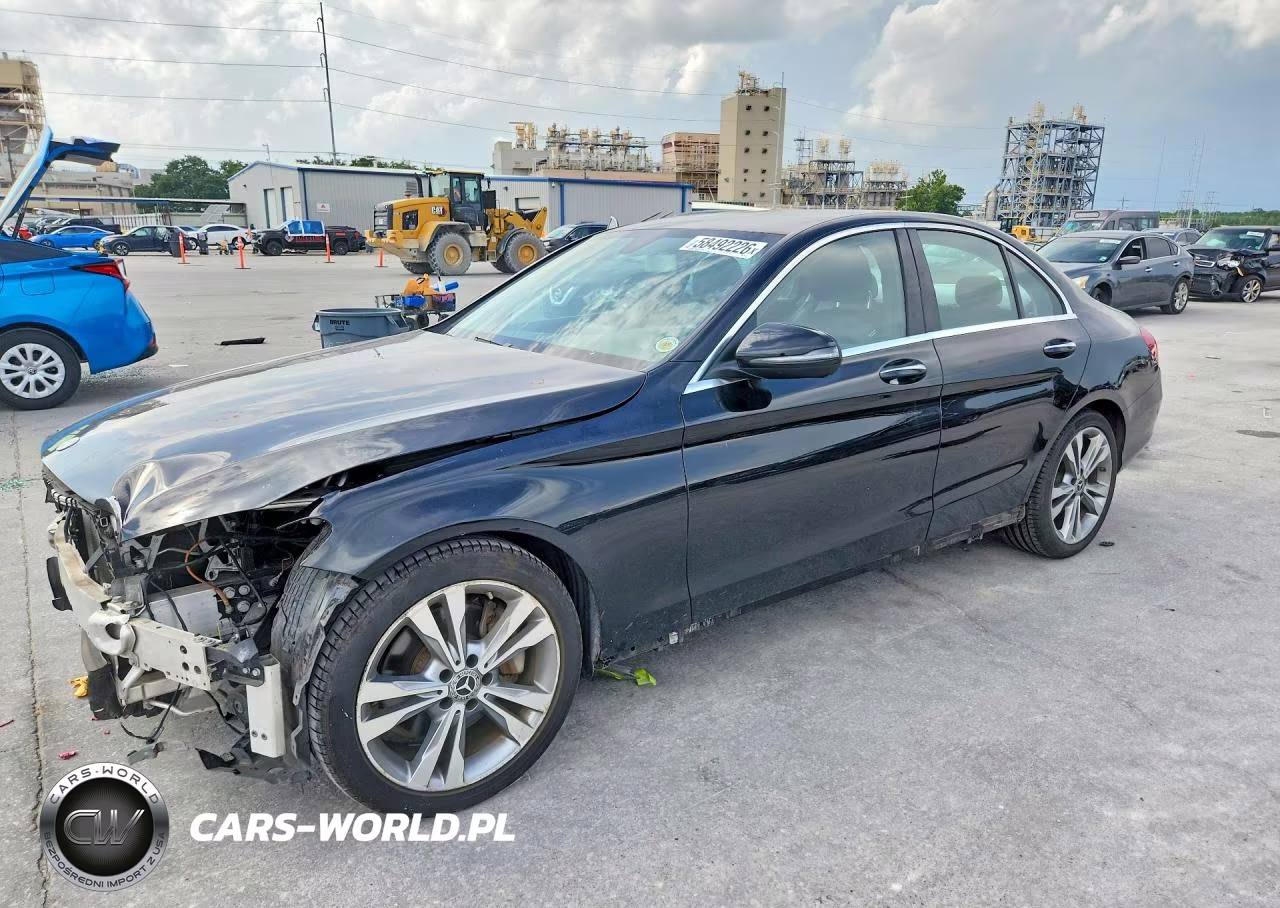 2017 Mercedes-Benz C 300 – zdjęcie 1 z 12