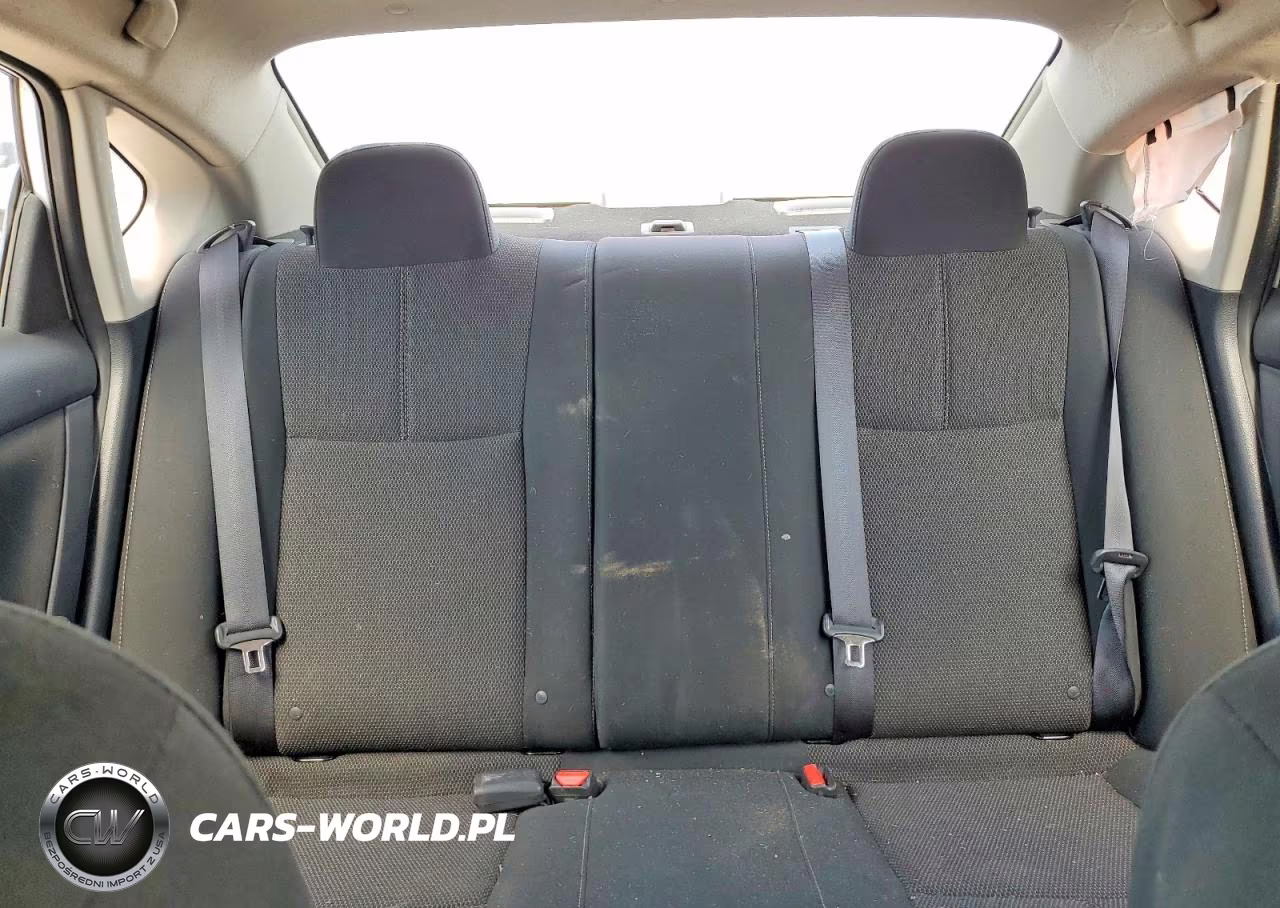 2018 Nissan Sentra S VIN:3N1AB7AP6JY300364 - 11