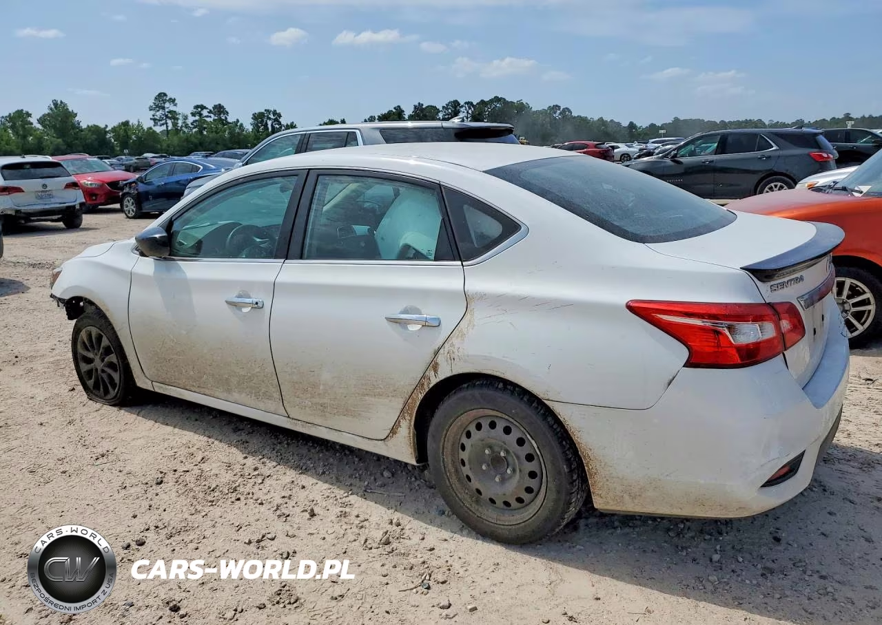2018 Nissan Sentra S VIN:3N1AB7AP6JY300364 - 3