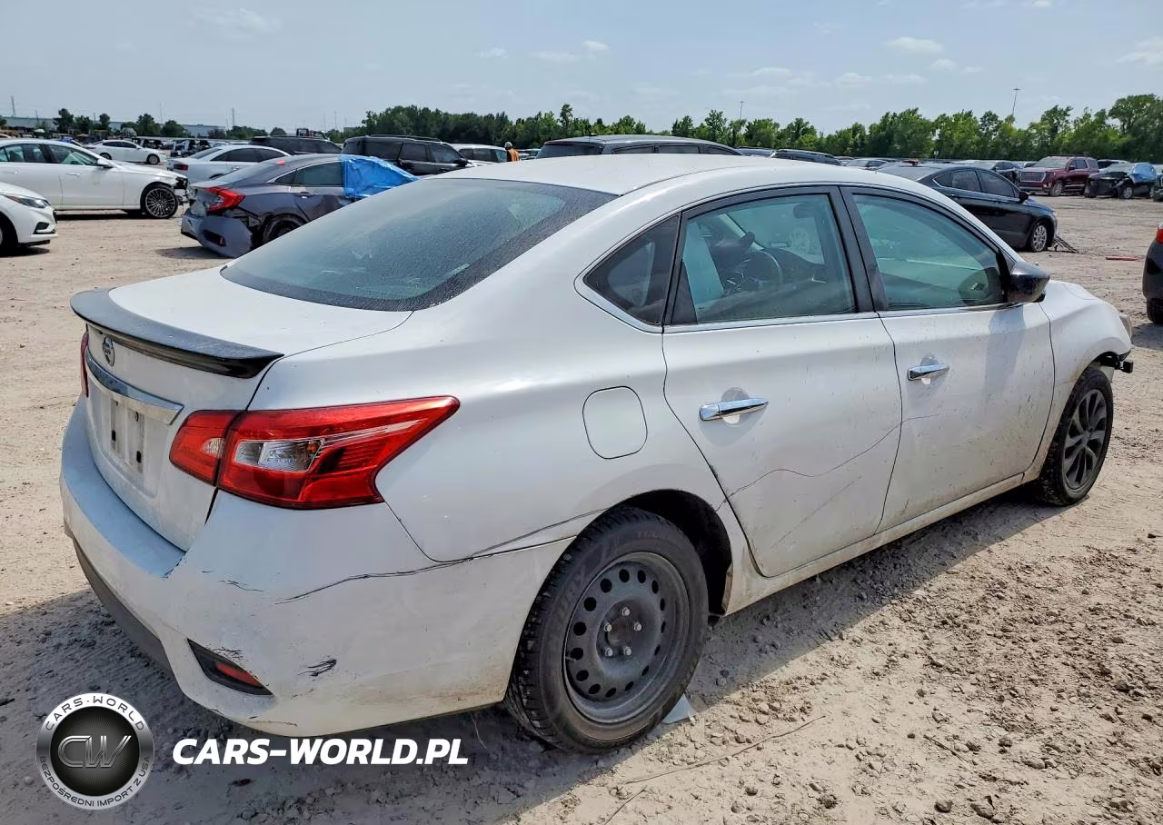 2018 Nissan Sentra S VIN:3N1AB7AP6JY300364 - 4