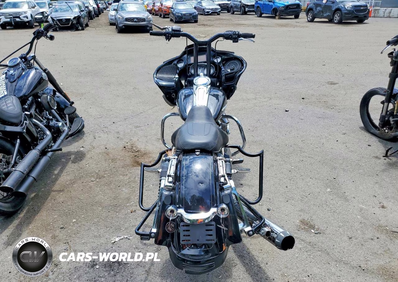 2015 Harley-Davidson Fltrxs Road Glide Special VIN:1HD1KTM18FB632372 - 4