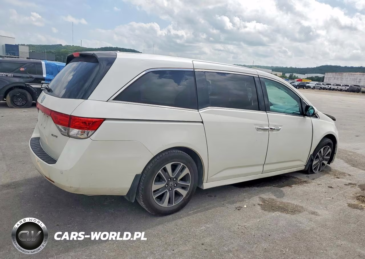 2016 Honda Odyssey Touring VIN:5FNRL5H99GB053242 - 3