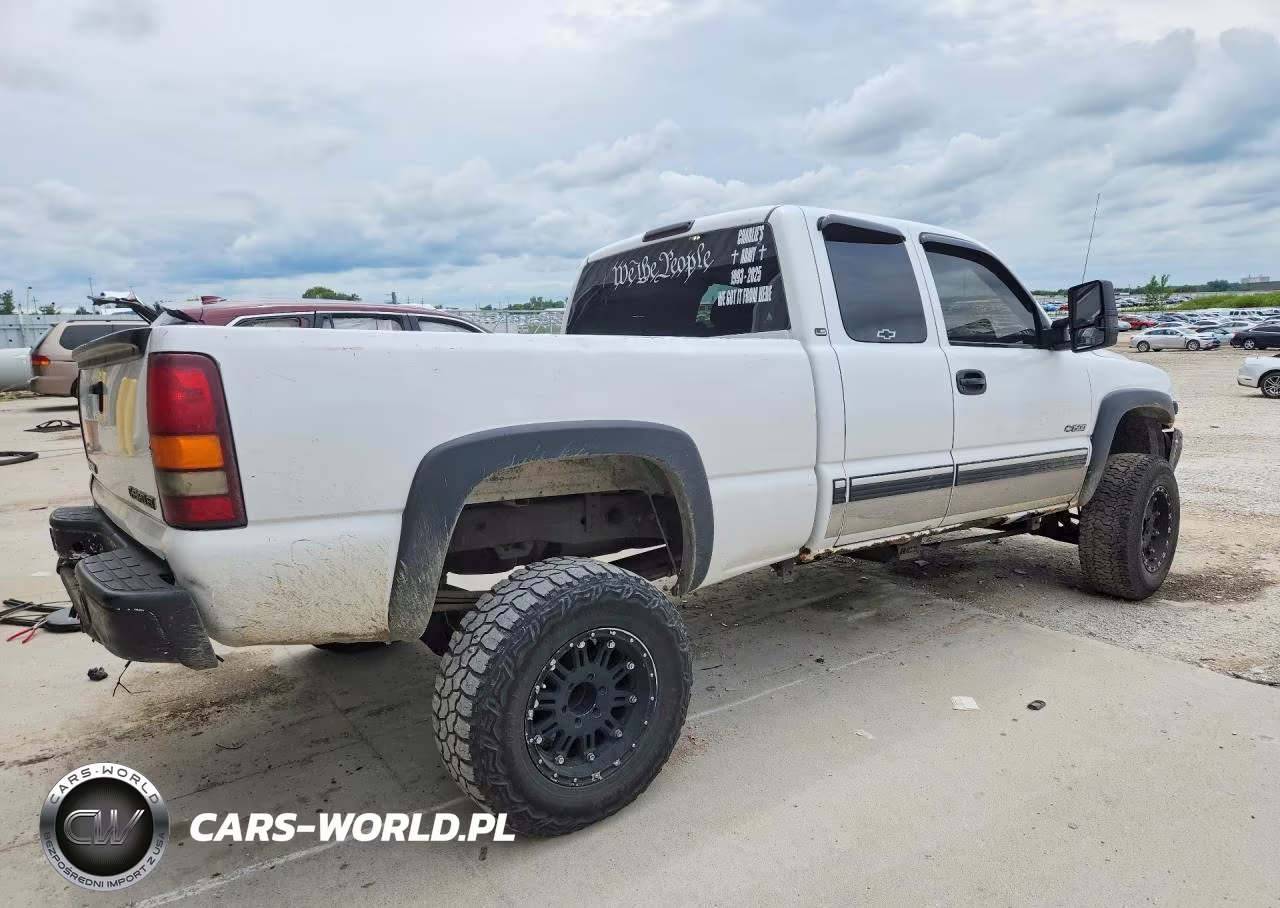 2000 Chevrolet Silverado K1500 VIN:1GCEK19T4YE335277 - 3
