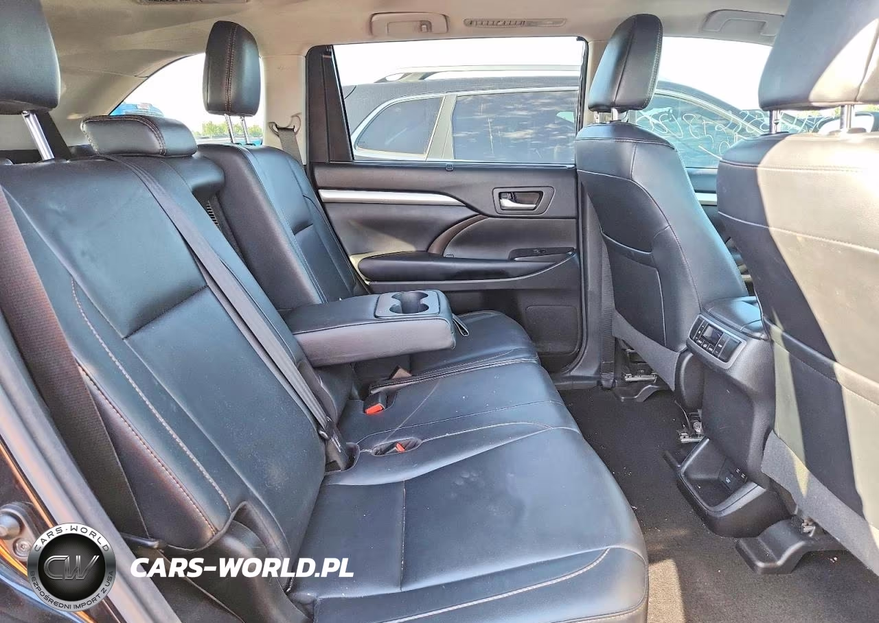 2018 Toyota Highlander Xle VIN:5TDJZRFH6JS823574 - 10