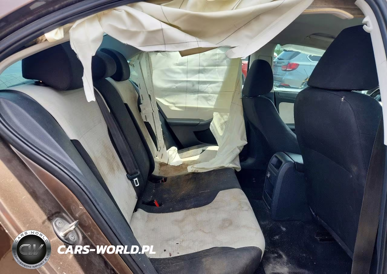 2015 Volkswagen Jetta Base VIN:3VW1K7AJ1FM336337 - 10
