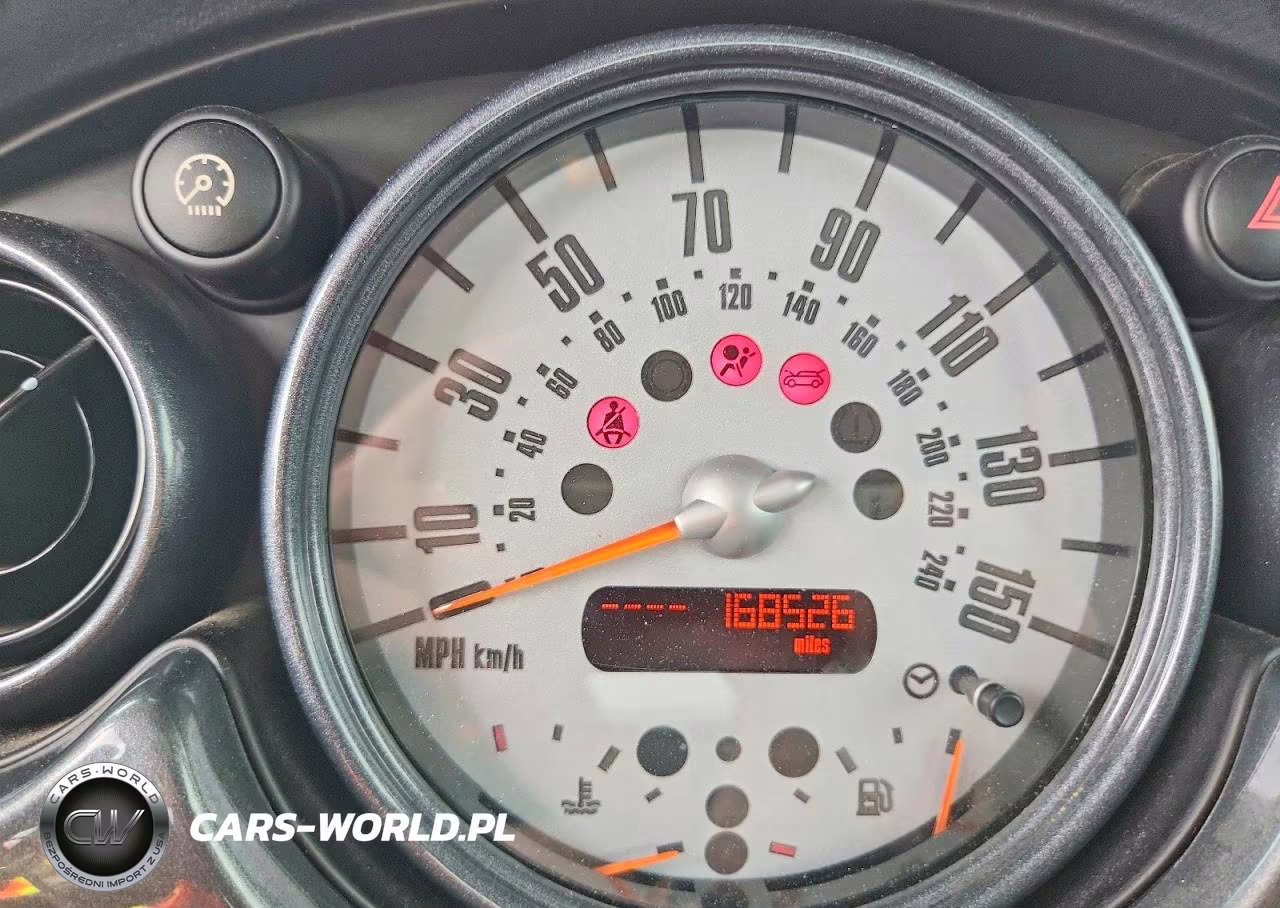 2006 Mini Cooper VIN:WMWRC33516TK64999 - 9