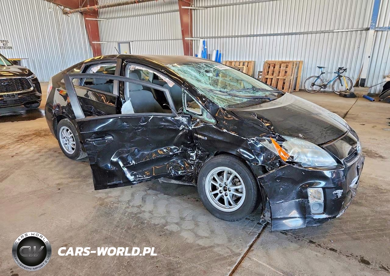 2011 Toyota Prius Three VIN:JTDKN3DU3B1389819 - 4