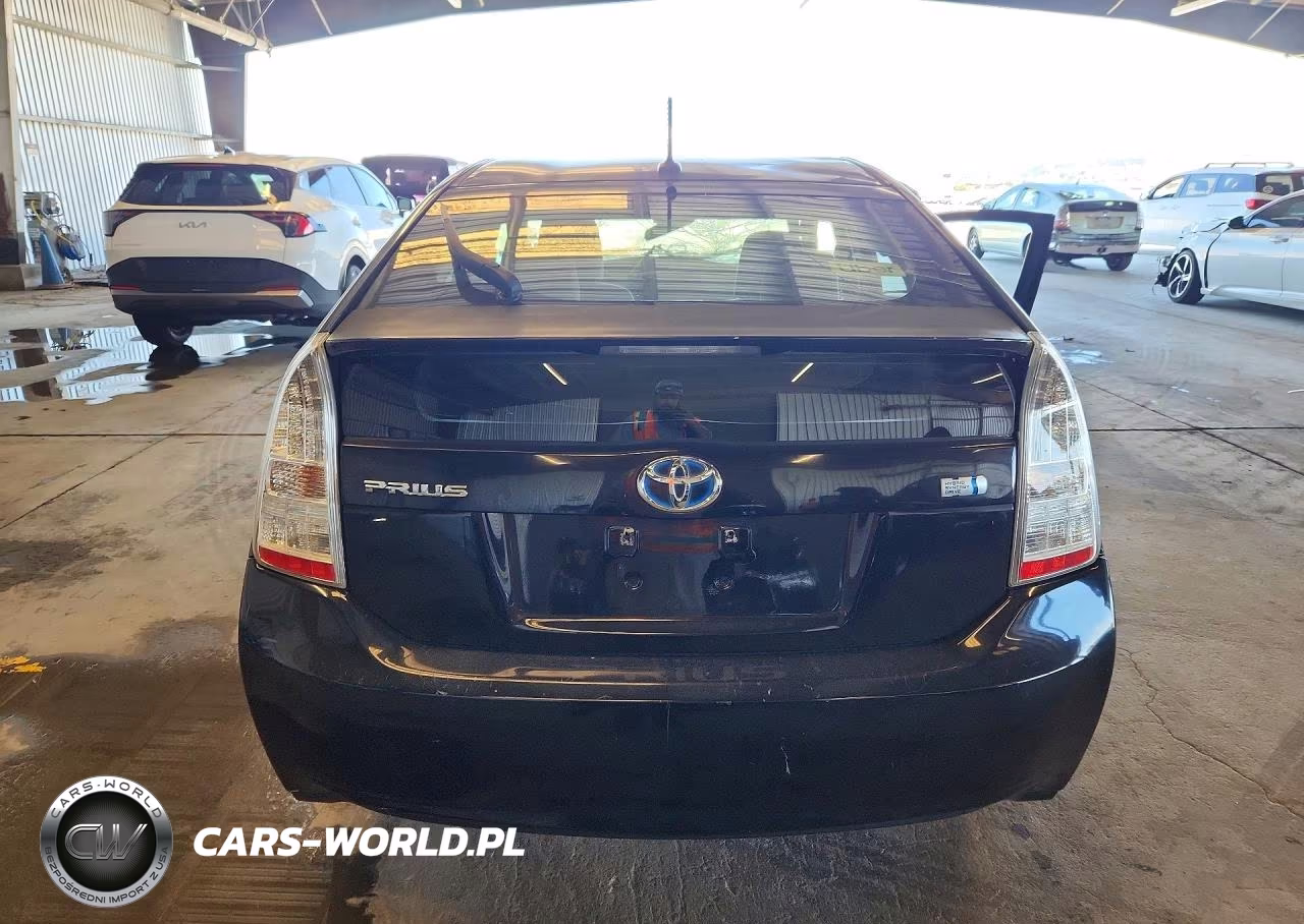 2011 Toyota Prius Three VIN:JTDKN3DU3B1389819 - 6