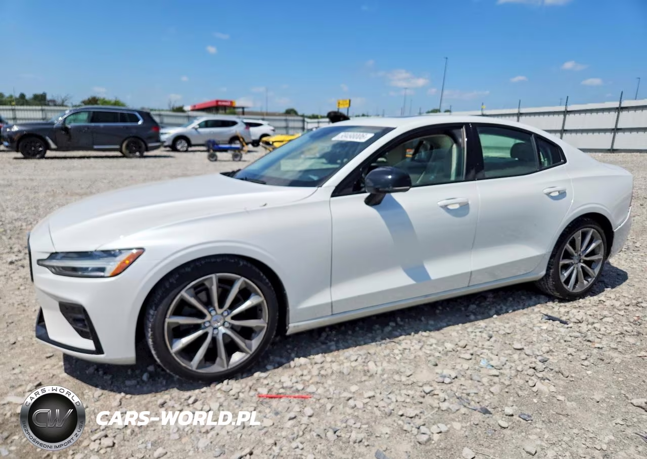 2021 Volvo S60 T5 Momentum
