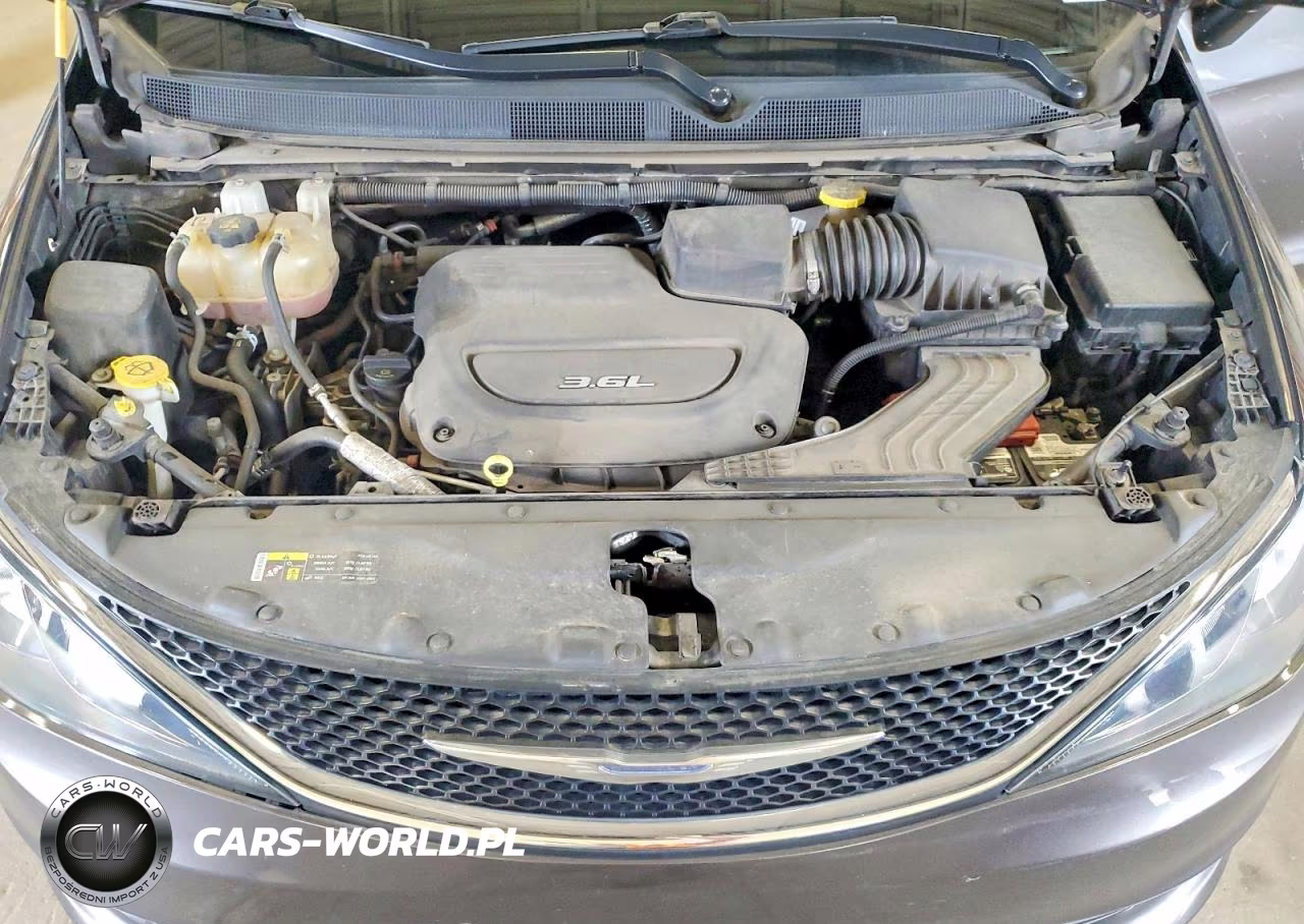 2017 Chrysler Pacifica Touring VIN:2C4RC1DG9HR725688 - 12