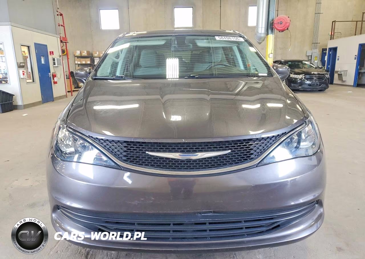 2017 Chrysler Pacifica Touring VIN:2C4RC1DG9HR725688 - 5