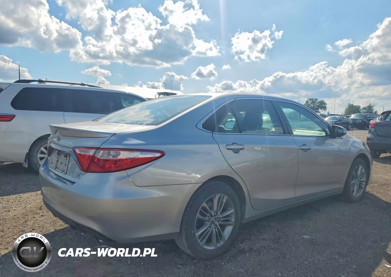 2015 Toyota Camry Se VIN:4T1BF1FK8FU888323 - 3