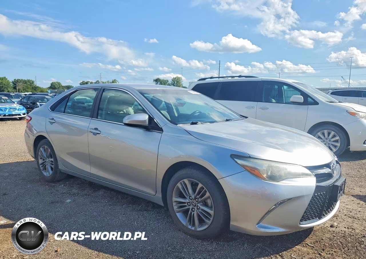 2015 Toyota Camry Se VIN:4T1BF1FK8FU888323 - 4
