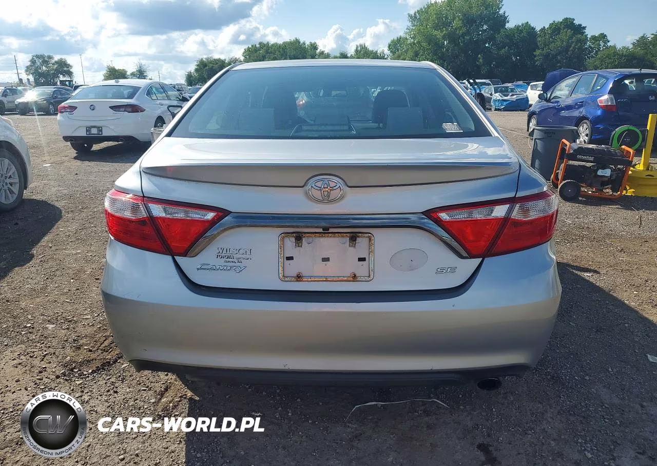 2015 Toyota Camry Se VIN:4T1BF1FK8FU888323 - 6