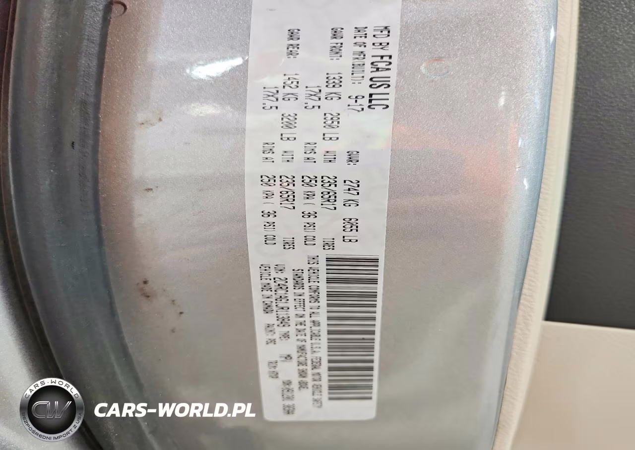 2018 Chrysler Pacifica L VIN:2C4RC1AG1JR113849 - 13