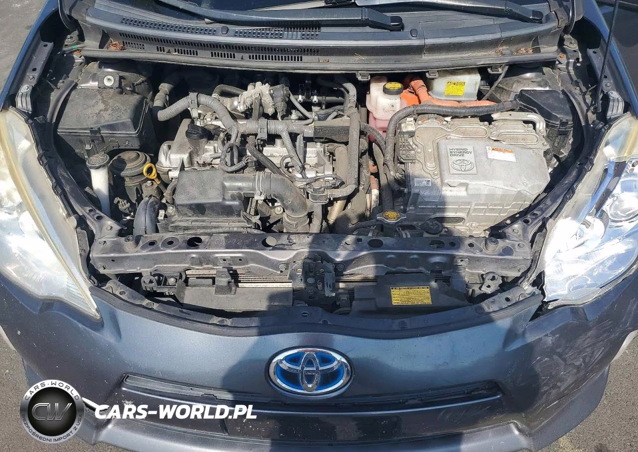 2014 Toyota Prius C Three VIN:JTDKDTB38E1064228 - 11