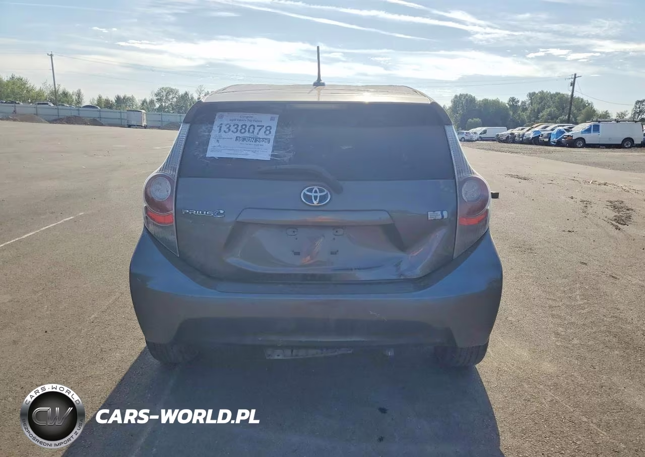 2014 Toyota Prius C Three VIN:JTDKDTB38E1064228 - 6