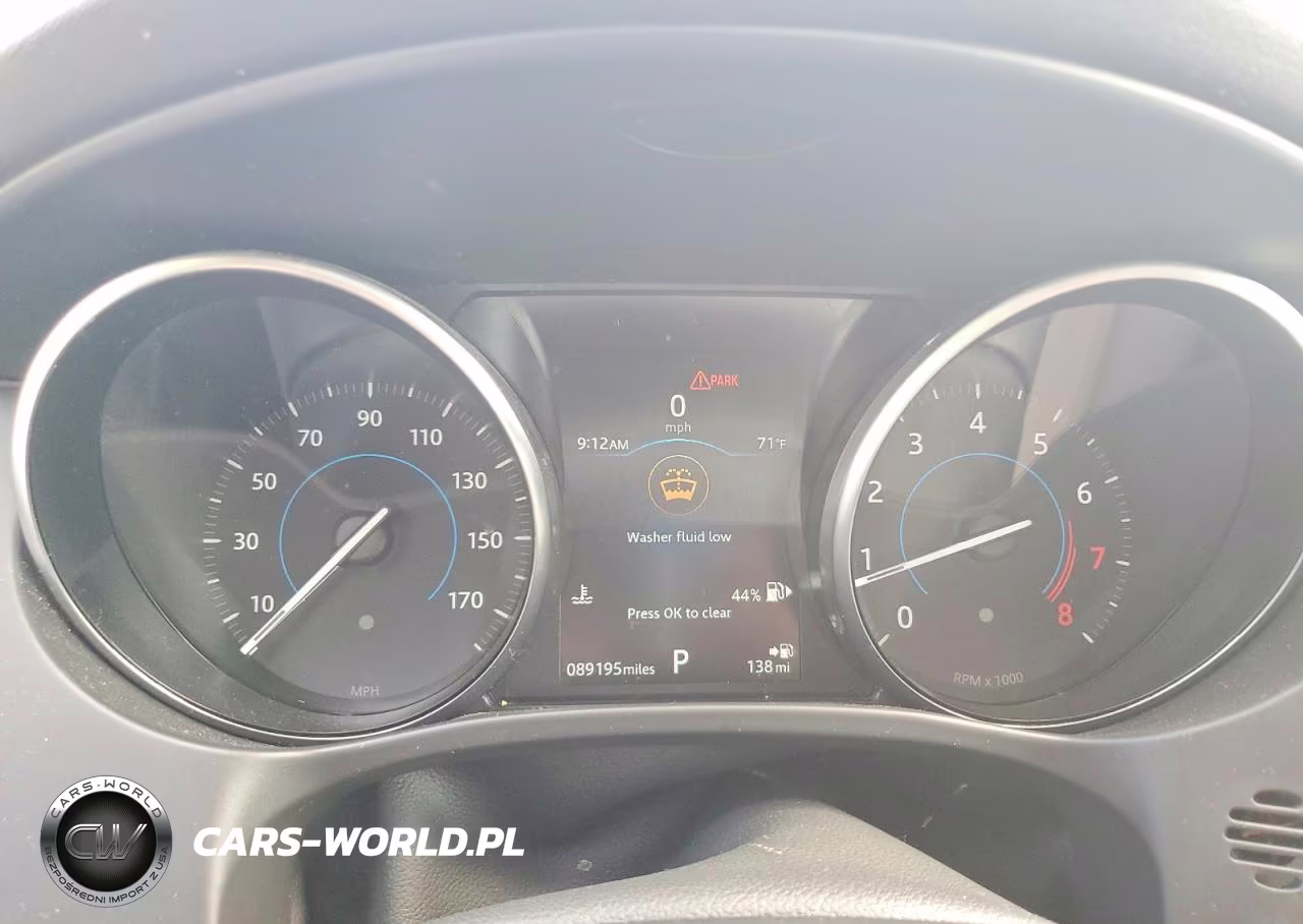 2018 Jaguar F-Pace Premium VIN:SADCJ2FX4JA294481 - 9