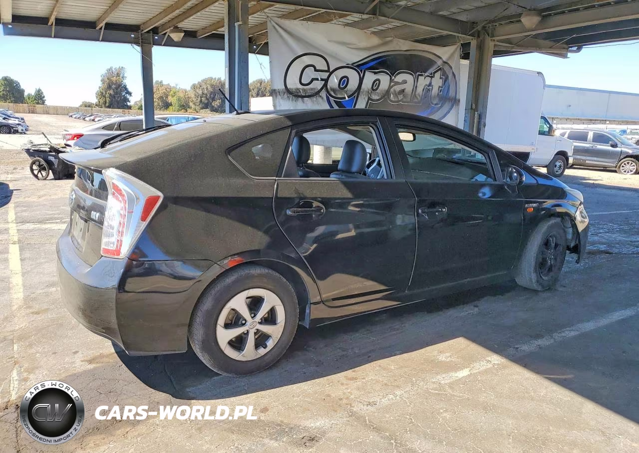 2012 Toyota Prius Four VIN:JTDKN3DUXC5413155 - 3