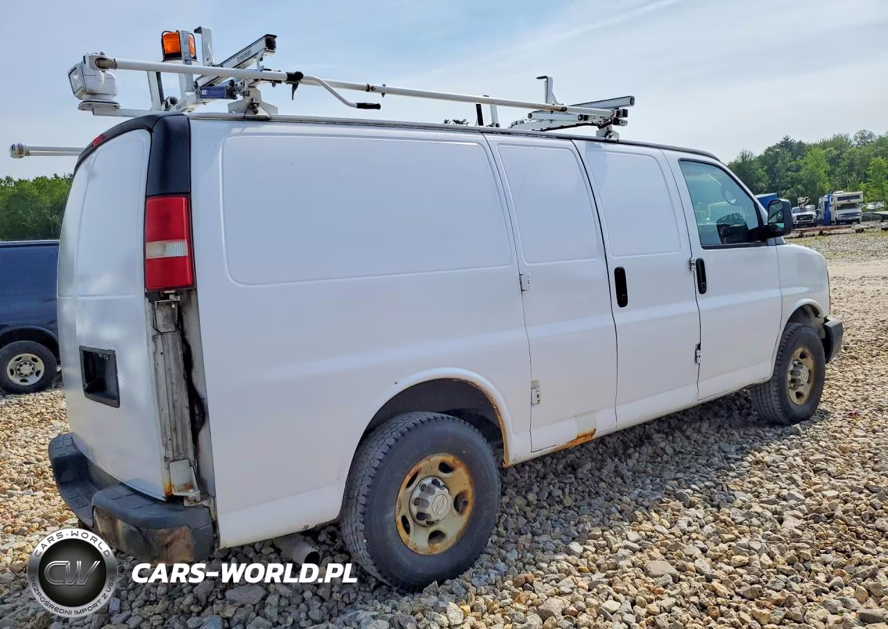 2015 Chevrolet Express G2500 VIN:1GCWGFCFXF1167607 - 3
