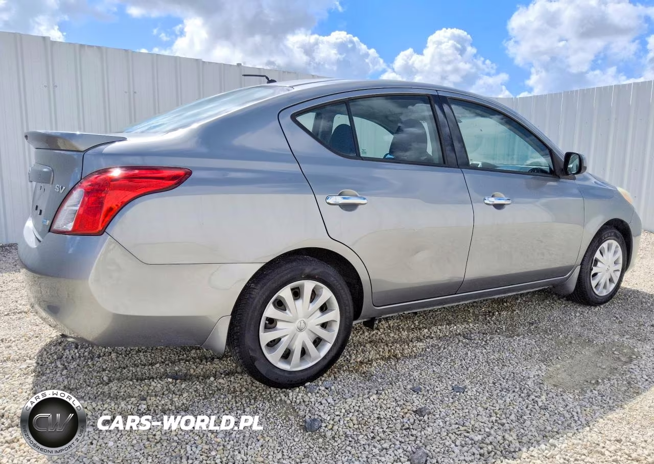 2014 Nissan Versa 1.6 S VIN:3N1CN7APXEL829237 - 3