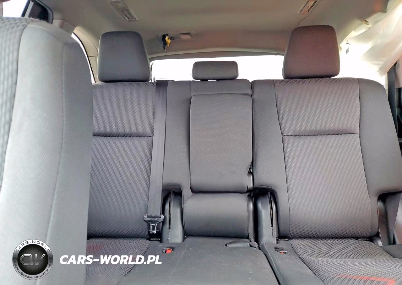2019 Toyota Highlander Le VIN:5TDZARFH2KS048959 - 10