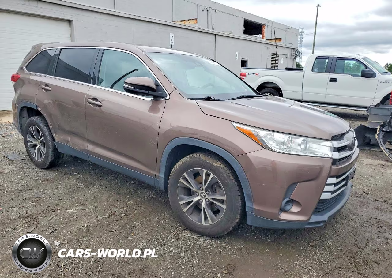 2019 Toyota Highlander Le VIN:5TDZARFH2KS048959 - 4