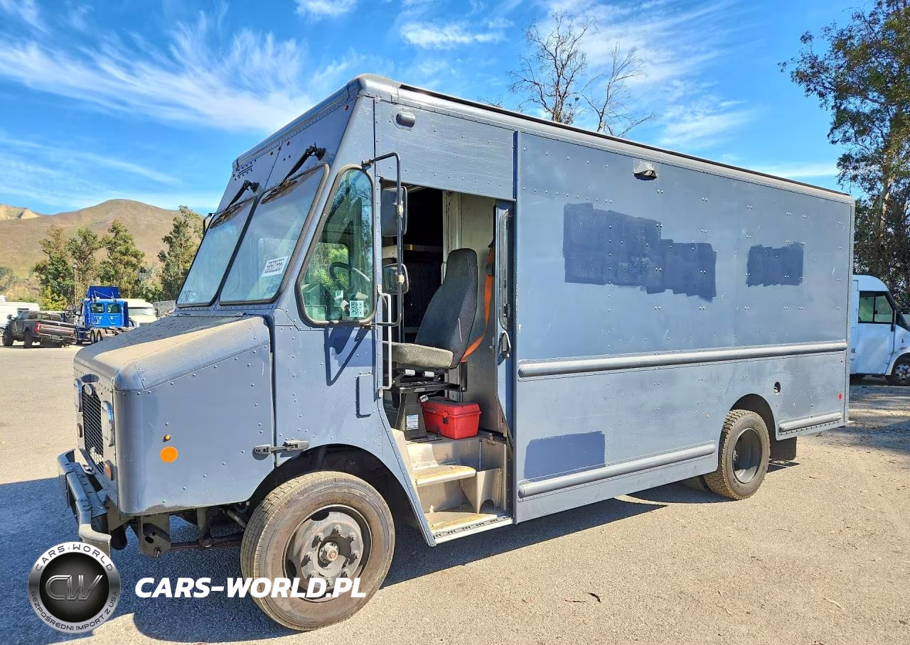 2020 Freightliner Chassis M Line Walk-In Van