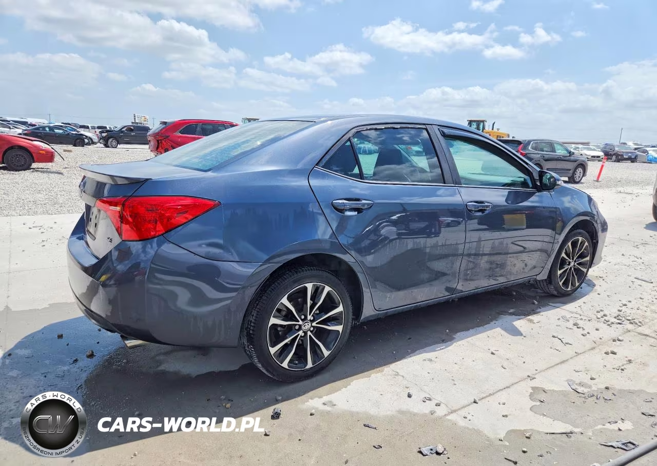 2018 Toyota Corolla Se VIN:5YFBURHE5JP816565 - 3