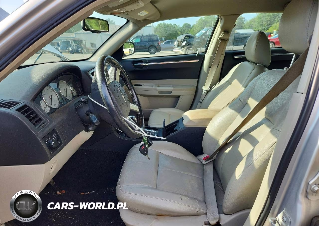 2007 Chrysler 300 Touring VIN:2C3KA53G67H682193 - 7