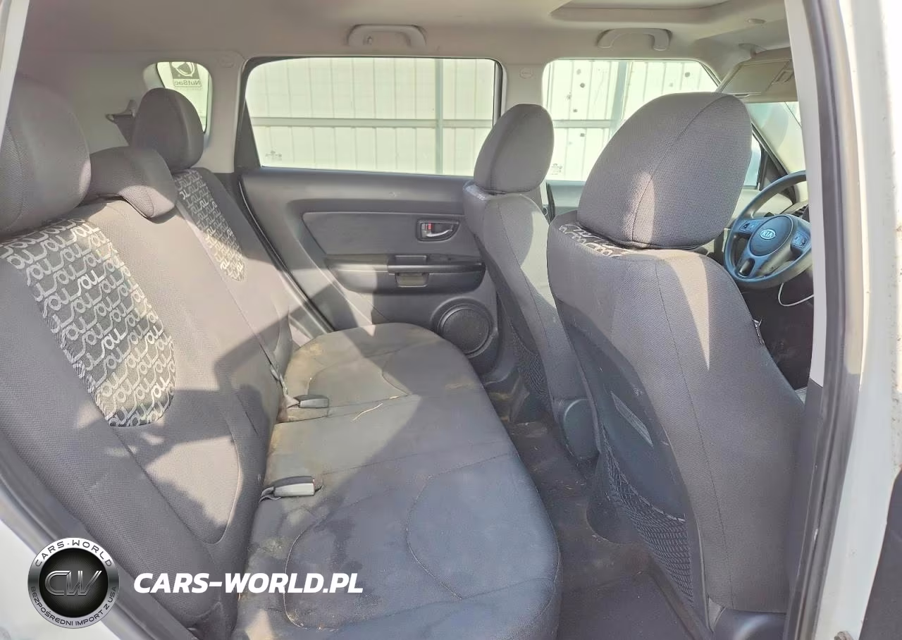 2011 Kia Soul + VIN:KNDJT2A21B7715600 - 10