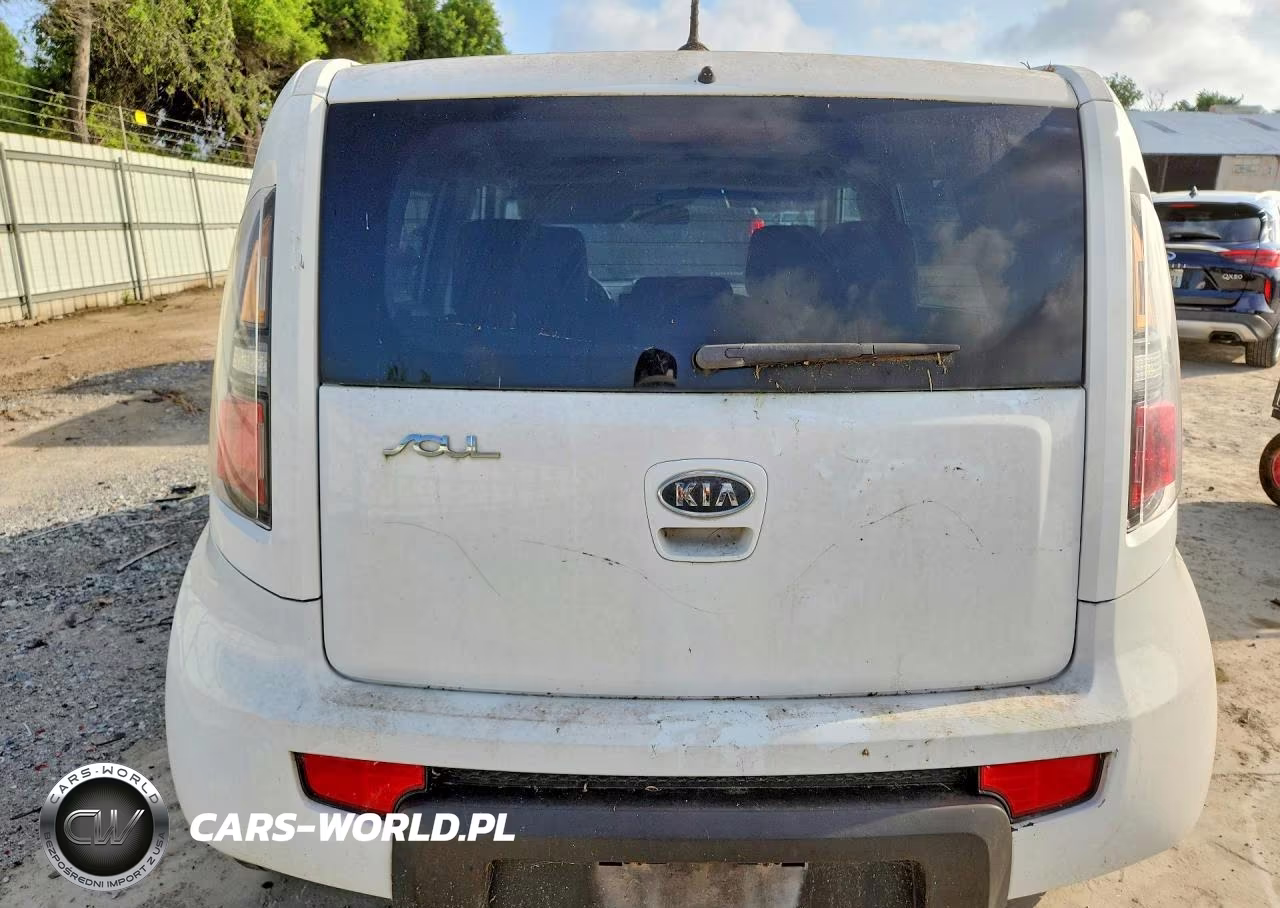 2011 Kia Soul + VIN:KNDJT2A21B7715600 - 6