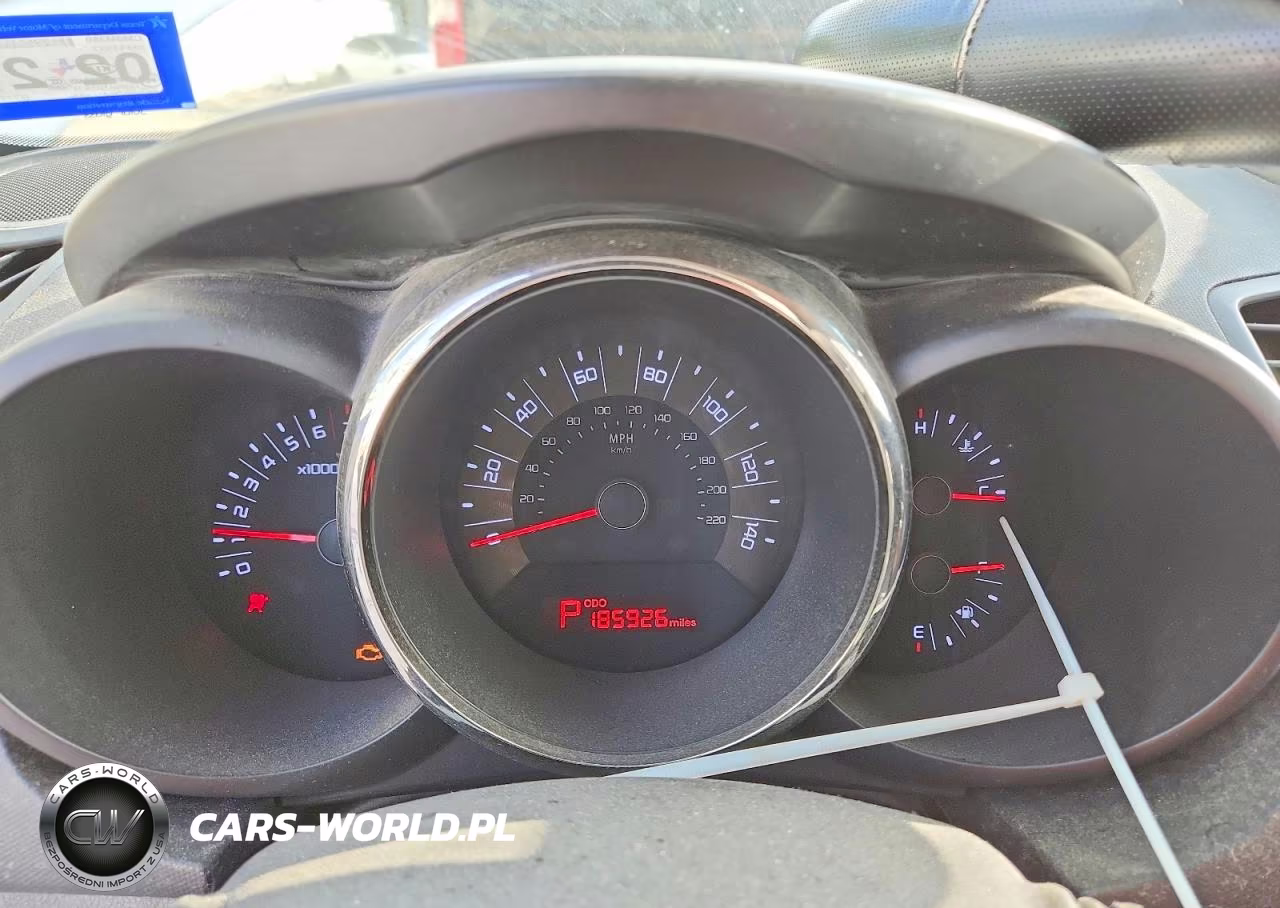 2011 Kia Soul + VIN:KNDJT2A21B7715600 - 9