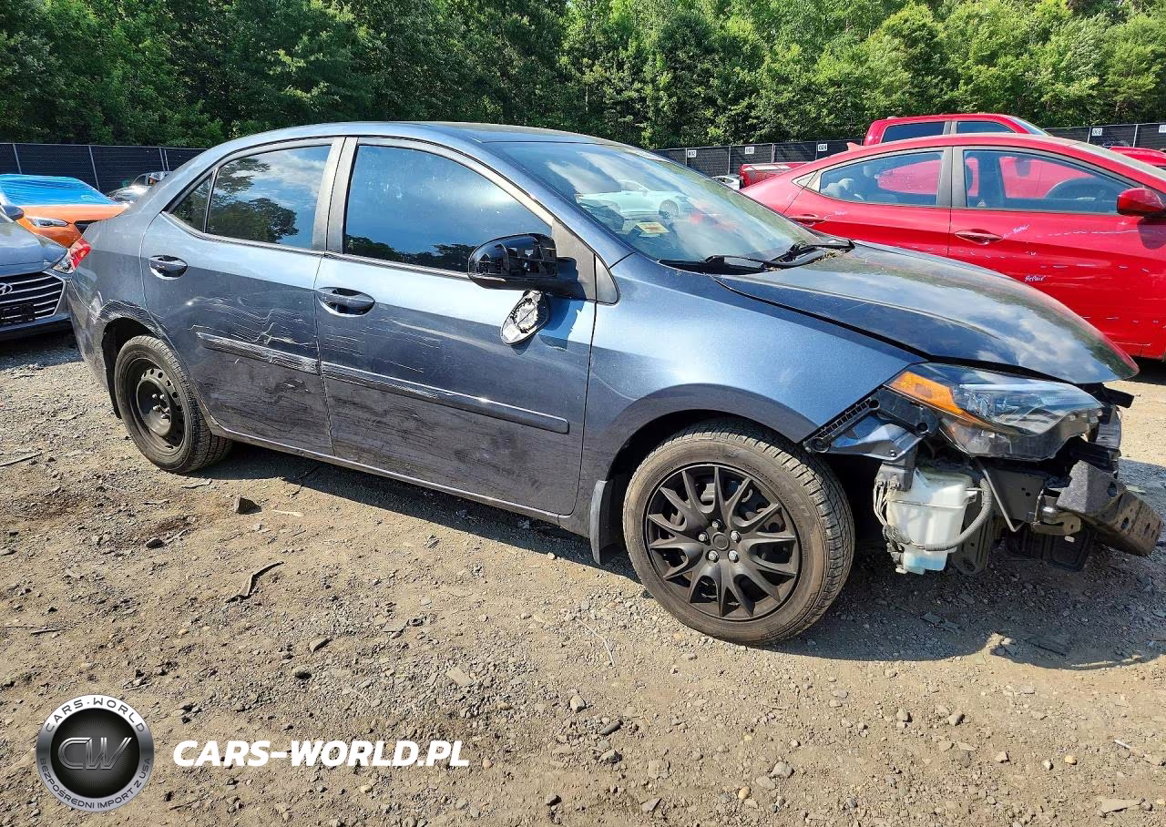 2019 Toyota Corolla Le VIN:2T1BURHE0KC143623 - 4