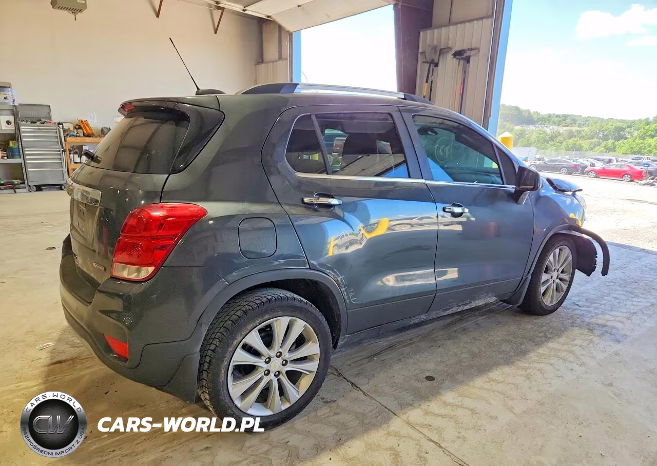 2018 Chevrolet Trax Premier VIN:3GNCJMSB9JL213458 - 3