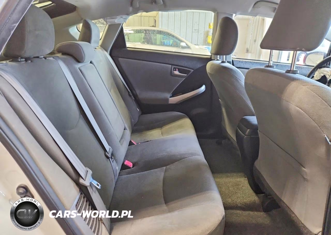 2014 Toyota Prius Two VIN:JTDKN3DU9E1751012 - 10